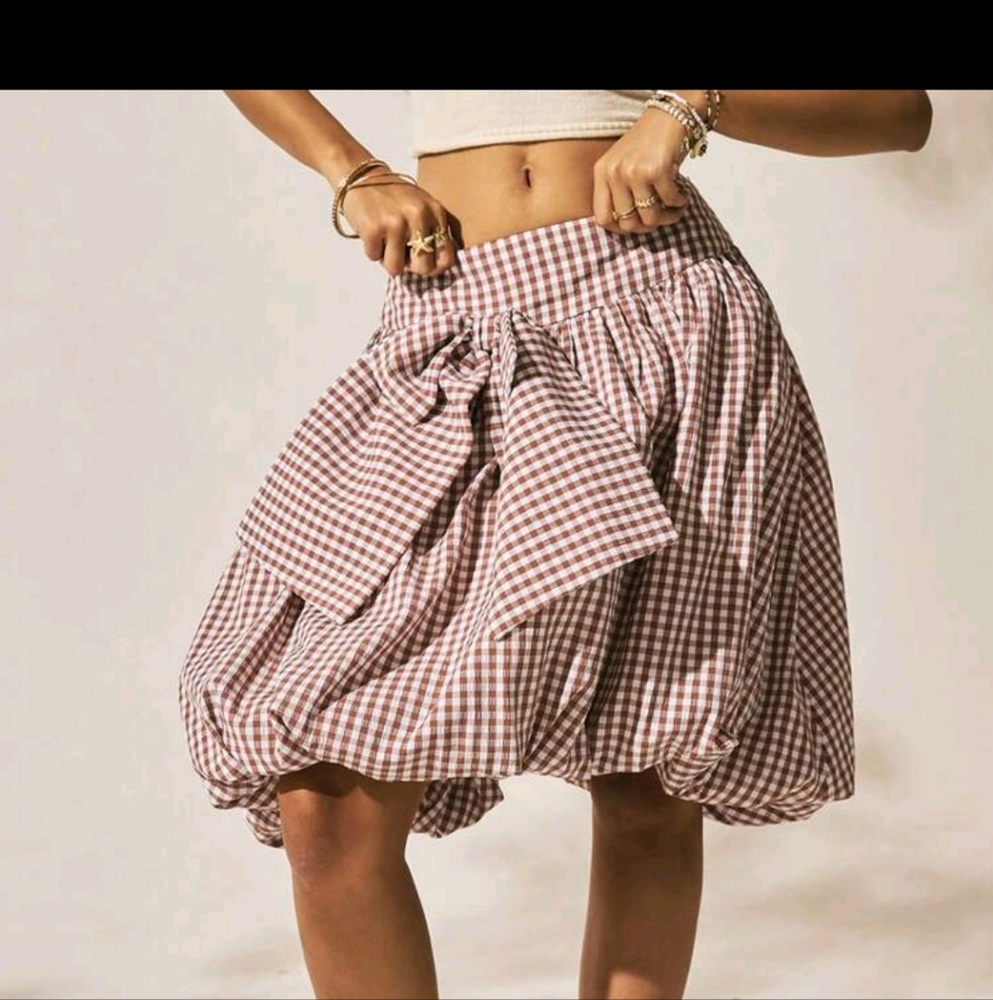 Asymmetrical Gingham Skirt in Red and White - Picture 3 of 5